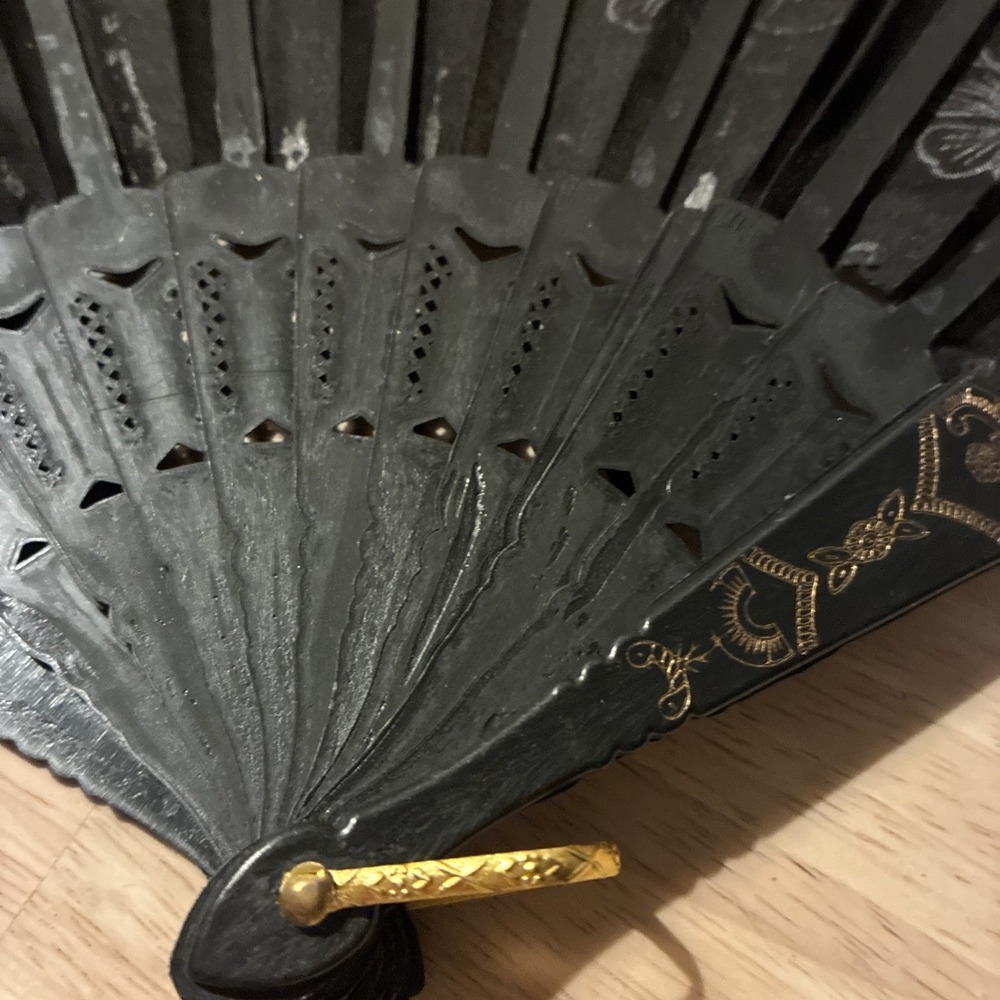 Vintage Fan Black With Floral And Gold Accent (3) - Picture 7 of 11